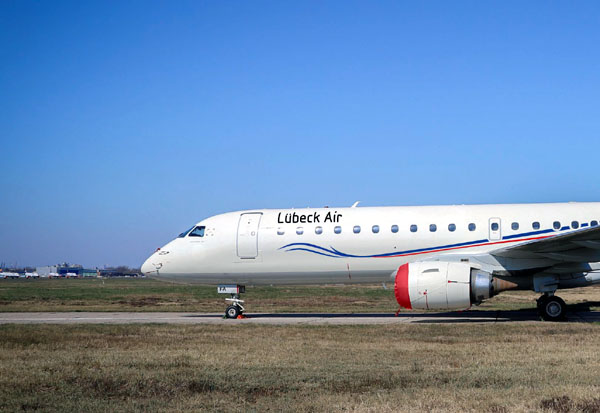 Die Embraer 190 wird im Mai in Lübeck stationiert. Foto: Lübeck Air