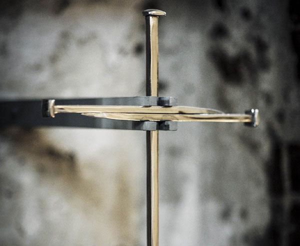 Seit 50 Jahren hängt das Nagelkreuz in der Gedenkkapelle von St. Marien. Foto: Gemeinde