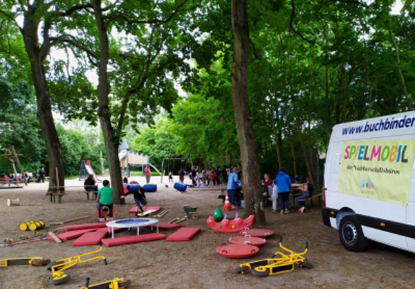 In den Sommerferien ist das Spielmobil wieder in den Stadtteilen unterwegs. Foto: Hansestadt Lübeck/Archiv