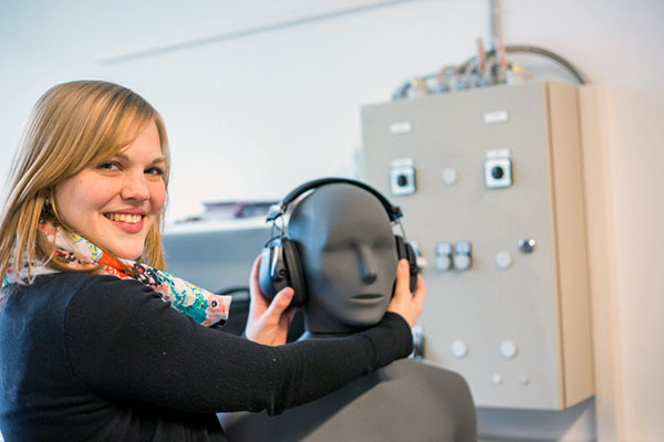 Die Technische Hochschule sucht Probanden für neue Hörgeräte. Foto: TH Lübeck