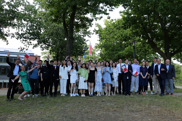 Die TH Lübeck verabschiedete 47 Absolventen aus China. Foto: TH Lübeck