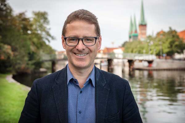 Thorsten Fürter ist Sprecher der Grünen Bürgerschaftsfraktion für Demokratie und Bürgerbeteiligung.