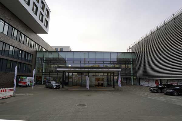 Das Universitätsklinikum Schleswig-Holstein bietet eine Sprechstunde für Menschen aus der Ukraine an.