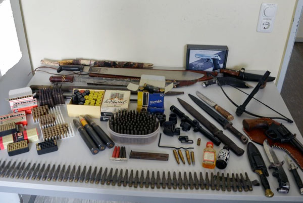 Die Waffen wurden von der Polizei sichergestellt. Foto: Polizei