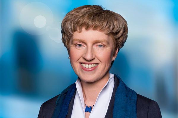 Die Lübecker Landtagsabgeordnete Anette Röttger sagt zu, sich weiterhin für die Verankerung der Ausbildung in Lübeck einzusetzen.