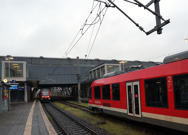 Der angekündigte optimierte Ersatzfahrplan zwischen Lübeck und Kiel wird wohl erst zum 2. Januar eingeführt. Symbolbild: JW