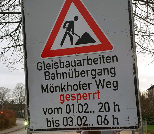Der Bahnübergang Mönkhofer Weg ist ab Mittwochabend gesperrt. Foto: Oliver Klink