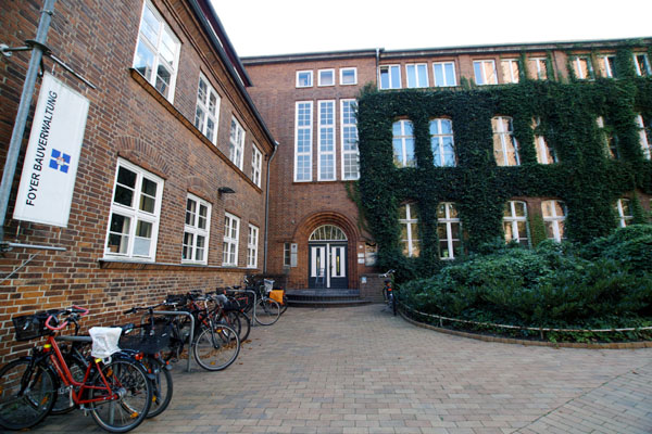 Die Lübecker Stadtverwaltung bleibt auf mehrere Standorte verteilt. Foto: VG