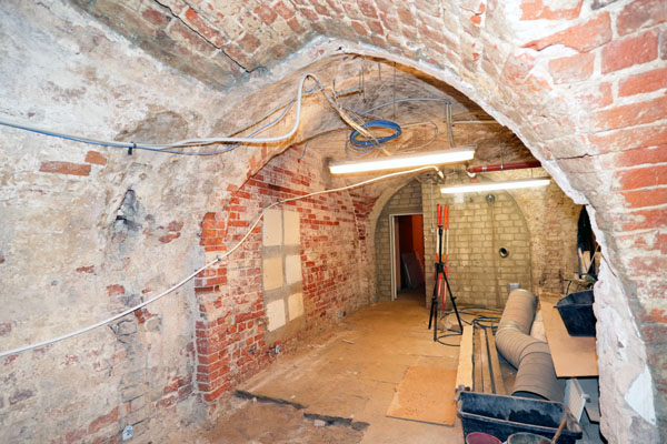 Der historische Keller muss nun durch eine Treppe erschlossen werden, die kein Gewölbe durchdringt. Foto: JW