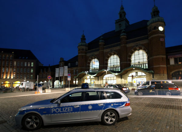 Die Frau hatte den Koffer in Lübeck im Zug vergessen. Der Koffer reiste allein nach Kiel weiter und sorgte für einen Großeinsaatz.