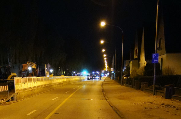 Während der Straßenbauarbeiten wird die Brandenbaumer Landstraße über Nacht voll gesperrt. Foto: Archiv