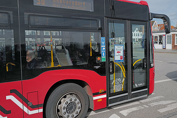 Die Busfahrten in die Außenbereiche von Lübeck werden ab 1. August deutlich günstiger. Foto: Karl Erhard Vögele/Archiv