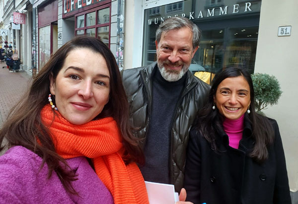 Hülya Tac, Henning Schumann und Michelle Akyurt erkundigten sich bei den Händlern in der Hüx- und Fleischhauerstraße über die Probleme. Foto: CDU Innenstadt