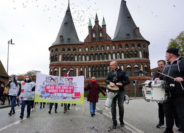 Die DGB Region Schleswig-Holstein Südost ruft am Montag zu einer Demo gegen die Kostenexplosion in Lübeck auf. Foto: JW/Archiv