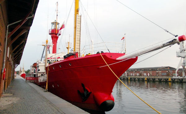 Die Elbe 1 wird am Montagabend neben dem Feuerschiff Fehmarnbelt festmachen. Foto: Oliver Klink