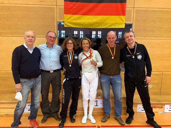 Das Lübecker Team war bei der Deutschen Meisterschaft der Fecht-Veteranen erfolgreich. Foto: HFCL