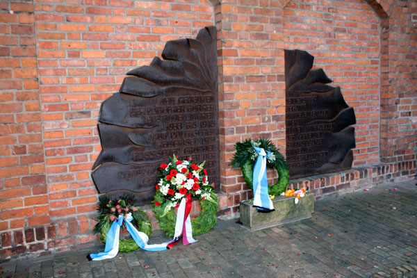Die FDP unterstützt den Vorschlag der Verwaltung, einen zentralen Ort des Gedenkens in Lübeck zu schaffen.