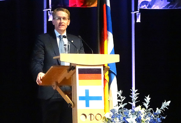 Ministerpräsident Daniel Günther setzt sich für eine stärkere Zusammenarbeit im Ostseeraum ein. Fotos, O-Ton: Harald Denckmann