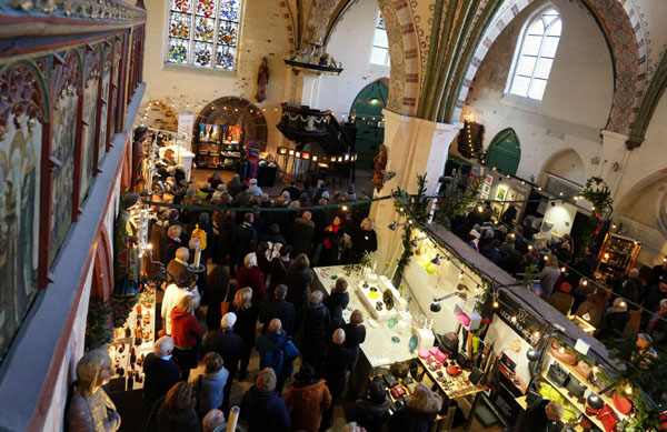 Seit Freitag ist der bekannte Kunsthandwerkermarkt im Heiligen-Geist-Hospital wieder geöffnet. Fotos: JW