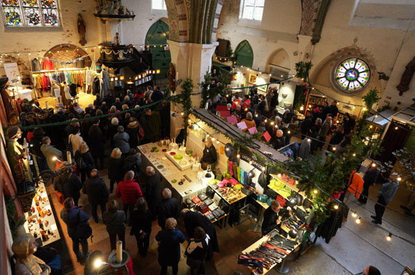 Am Freitag wurde der Kunsthandwerkermarkt im Heiligen-Geist-Hospital eröffnet. Fotos: JW