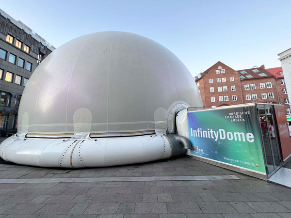 Nach zwei Jahren ist der Infitiy Dome zurück - und die TH Lübeck präsentiert Wissenschaftskommunikation und 2D- sowie 3D Spiele. Foto: TH Lübeck