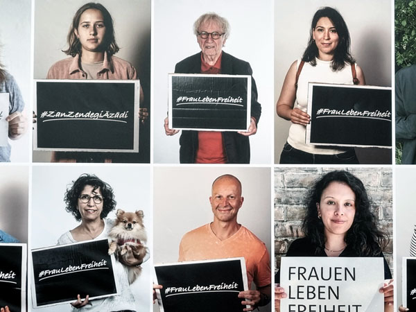 Zahlreiche Lübecker zeigen Gesicht für die Frauenrechte im Iran. Fotos: Harald Denckmann