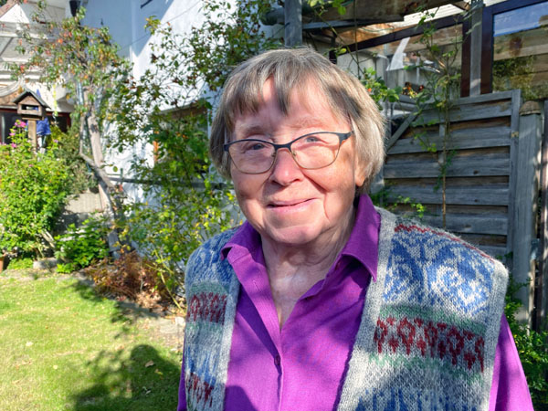 Helga Fabricius engagiert sich seit über 50 Jahren im Kirchenkreis. Dafür erhält sie kommende Wochen die Bugenhagenmedaille. Foto: KKLL-bm