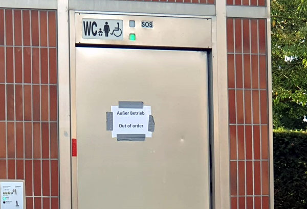 Die Entsorgungsbetriebe melden erneut einen größeren Vandalismusschaden an der Toilettenanlage Wallstraße.