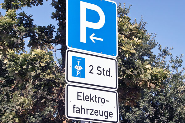 Lübeck möchte zügig die Lade-Infrastruktur für E-Autos erweitern.