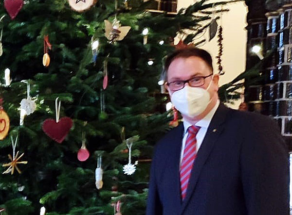 Bürgermeister Jan Lindenau dankt den Lübeckern für das Mitmachen bei der Bekämpfung der Pandemie. Foto: Hansestadt Lübeck