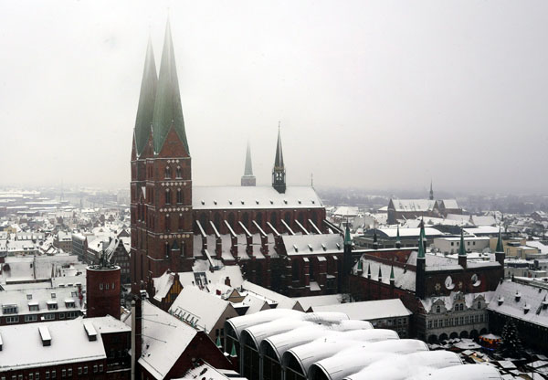Gibt es weiße Weihnachten? Foto: JW/Archiv, Grafik: Harald Denckmann