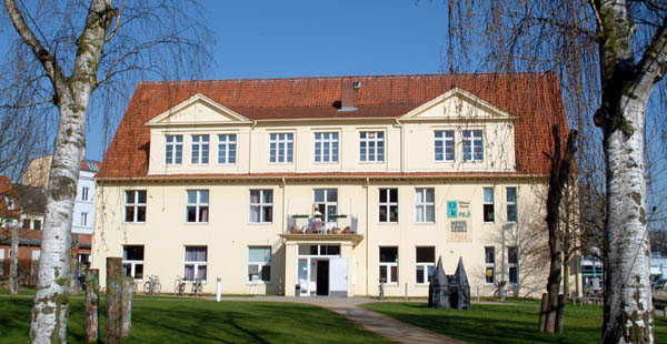 Das Forum findet in der Musik- und Kunstschule an der Kanalstraße statt.