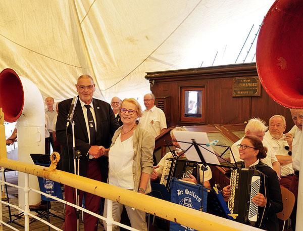 Der Vorsitzende des Vereins Holger Bull und Senatorin Monika Frank konnten viele Gäste auf der Passat begrüßen. Fotos: Karl Erhard Vögele