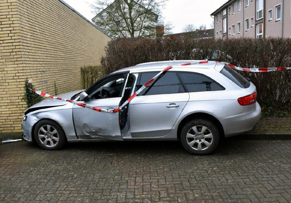 Die Flucht endete mit einem Unfall in der Tilsitstraße. Foto: Polizei