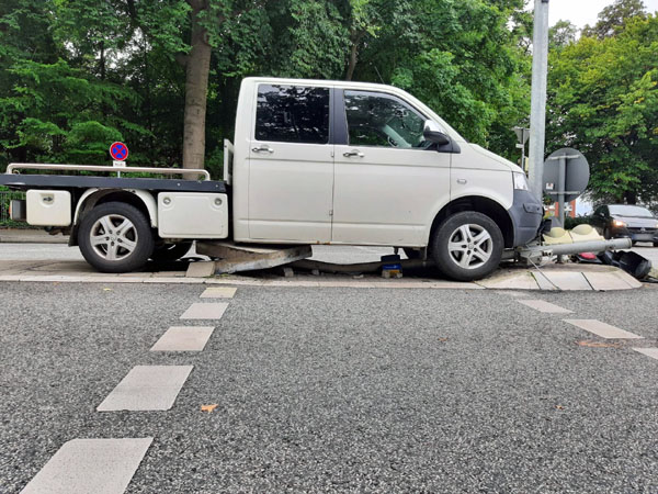Ursache des Unfalls ist vermutlich eine Erkrankung des Fahrers. Foto: Polizei