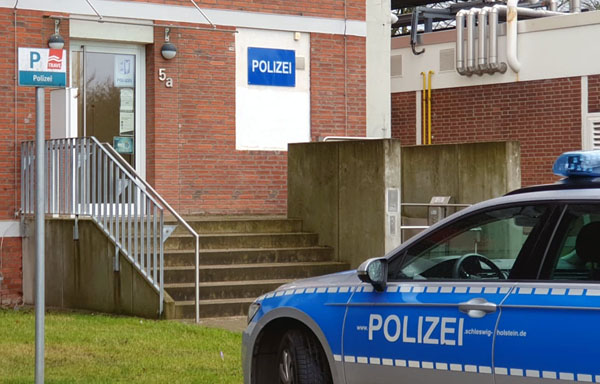 Seit 2015 befindet sich im Hochhaus Karavellenstraße eine Polizeistation. Foto: Oliver Klink