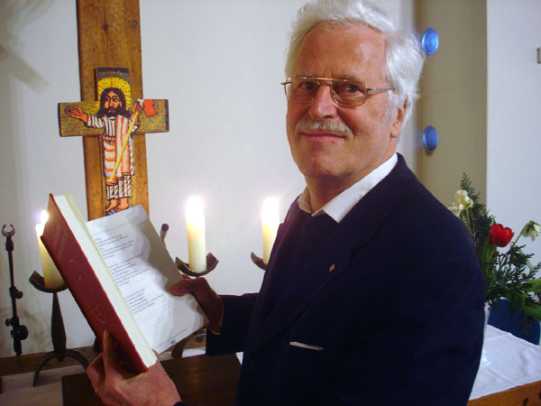 HL-live.de Pastor Heinz Rußmann findet im Gebet Trost und Mut.