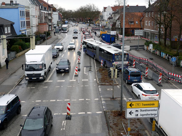 Die Bürger für Lübeck fordern, die Baustellen wie in der Ratzeburger Allee zu beschleunigen. Foto: STE/Archiv