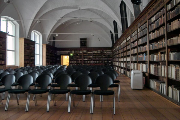 Am Mittwoch, 10. Mai 2023, um 19:00 Uhr liest Pierrot Raschdorff im Scharbausaal der Stadtbibliothek. Foto: Archiv