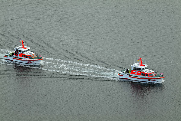 Auch die Seenotretter aus Travemünde rückten zu dem Einsatz aus. Foto: Karl Erhard Vögele/Archiv