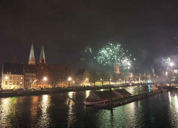 In diesem Jahr gab es in Lübeck wieder deutlich mehr Feuerwerk zu sehen. Fotos: JW, Video: VG