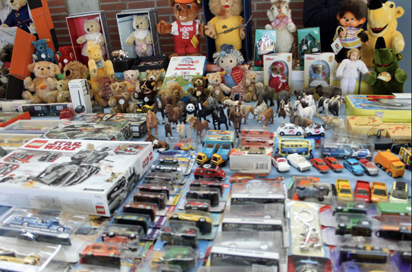 Schätze aus Kindertagen sind auf dem Modellspielzeugmarkt in großer Auswahl zu finden. Foto: Michael Rose