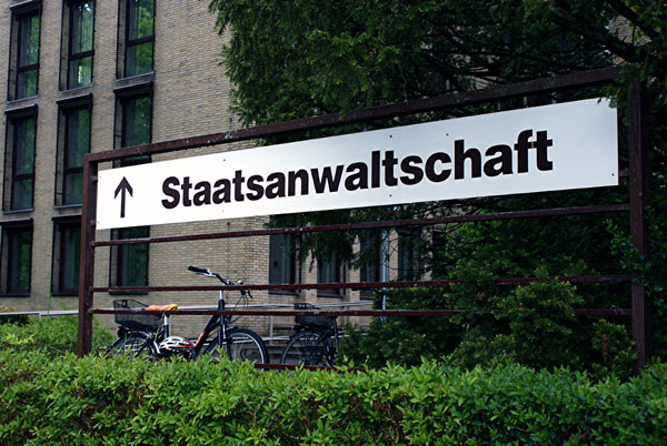 Die Staatsanwaltschaft Kiel hat Anklage gegen einen ehemaligen Staatsanwalt aus Lübeck erhoben.