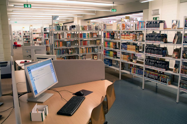 Die FDP-Fraktion in der Lübecker Bürgerschaft lehnt eine mögliche Schließungen der Bibliotheken ab.