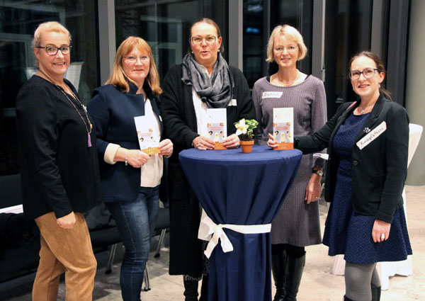 Henrike Bressem, Susanne Scheel, Sandra Plehn, Gudrun Dietrich und Katja Krieglstein beim Auftaktreffen des Netzwerkes.