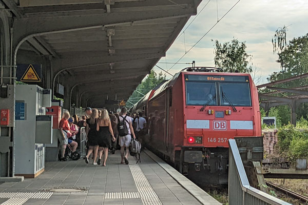 Das Angebot auf der Bahnstrecke Lübeck Hauptbahnhof – Lübeck-Travemünde Strand (Foto) soll ausgebaut werden. Foto: Helge Normann
