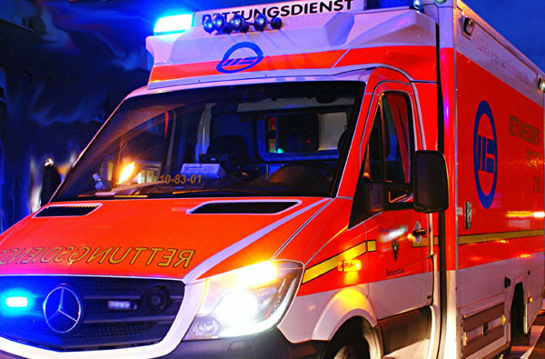 Die Lübecker CDU möchte Rettungskräfte und Ordnungsdienst mit Bodycams ausstatten, um das Filmen von Unfallopfern und das Behindern der Einsatzkräfte zu ahnden. Symbolbild: Oliver Klink