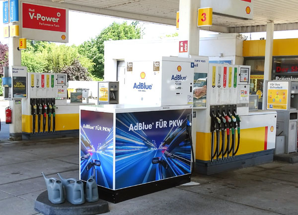 Die Benzinpreise sind am Donnerstag deutlich gefallen. Foto, Grafik: Harald Denckmann