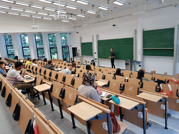 ukünftig sollen Studierende an der TH Lübeck noch weitere Möglichkeiten erhalten, internationale Erfahrungen direkt auf dem Campus zu sammeln.  Foto: Archiv/TH Lübeck.