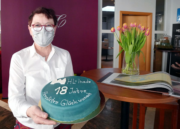 Zum 18. Geburtstag gab es eine leckere Torte vom Café Czudaj. Fotos: JW